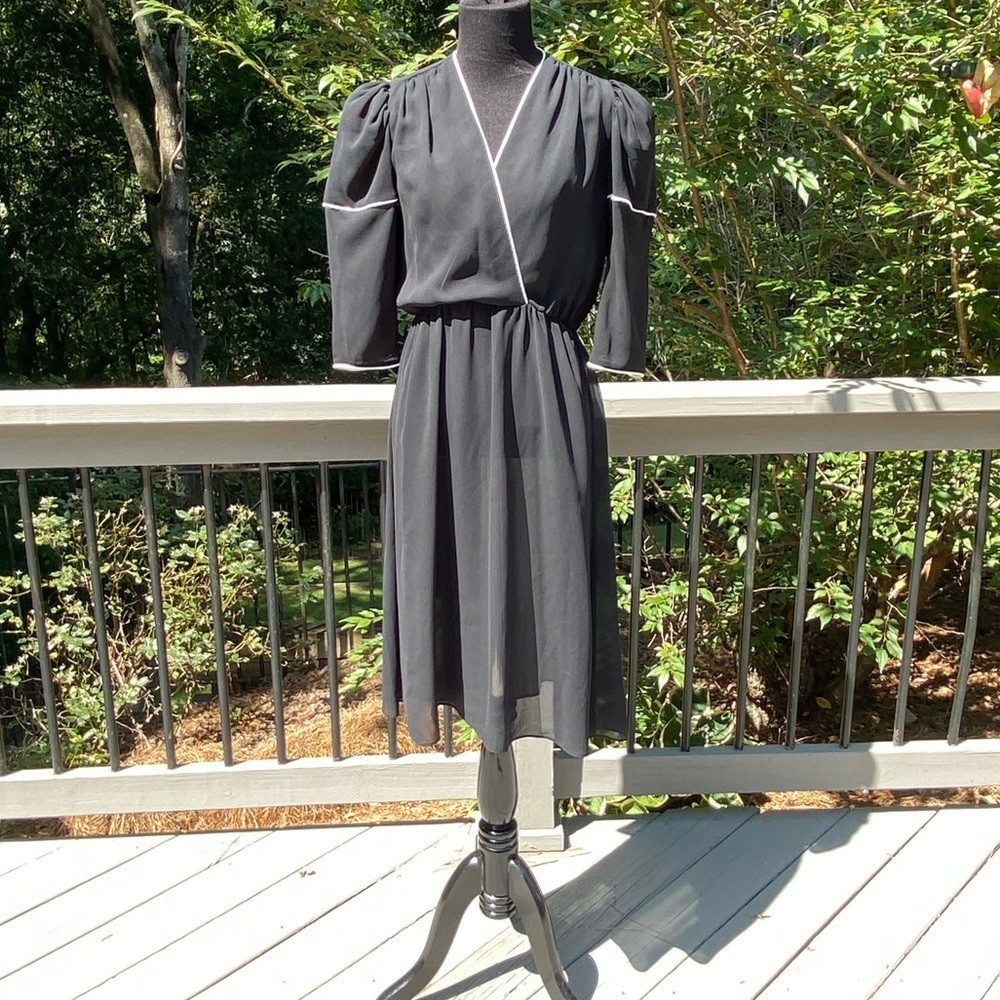 Vintage 80s does 40s Contrast Piped Puff Mutton Sleeve Secretary Dress